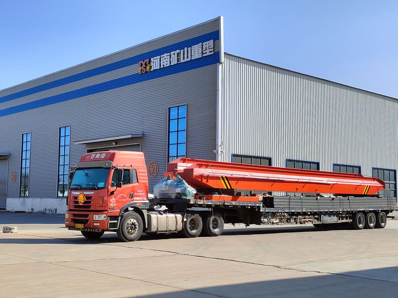 電動(dòng)單梁起重機(jī)，LD20t-26.8m，4臺(tái)，發(fā)往石家莊交付客戶使用。